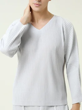 Atsitiktinis vyriški ilgomis rankovėmis marškinėliai Klostes Prarasti vientisos Spalvos korėjos Stiliaus 2022 Naujas V-kaklo Mados Viršūnes 2A1878
