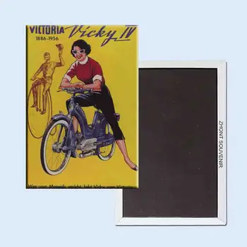 Vicky IV Motociklo Plakatas Carlo Paklausa 24156 Retro nostalgija, šaldytuvas magnetai
