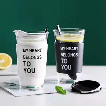 Kūrybos korėjos versiją madinga stiklo vyrų ir moterų studentų poros, su dangteliu šaukštas vandens puodelis paprastas biuro pienas, kava